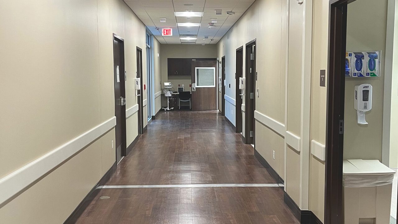 Adolfson & Peterson Construction Completes Methodist Landmark Hospital ...